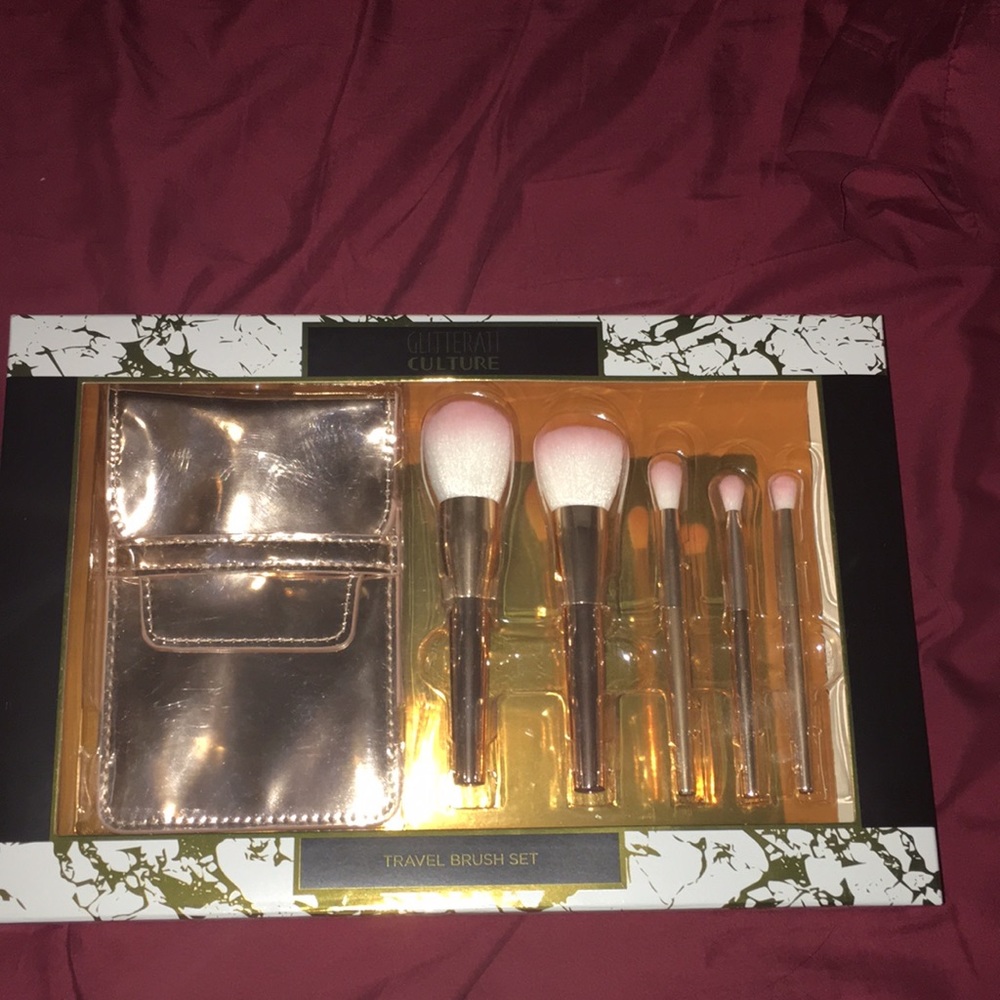 NEW Glitterati culture(created for Macy’s) TRAVEL BRUSH  SET